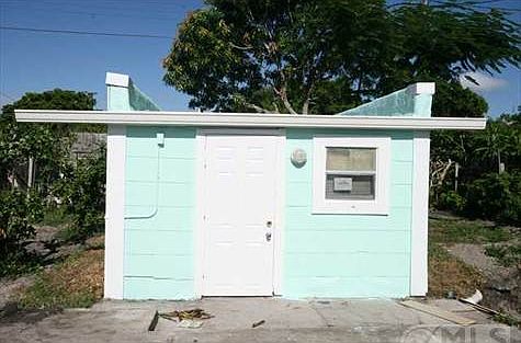 2nd image of 621 N F St APT 2