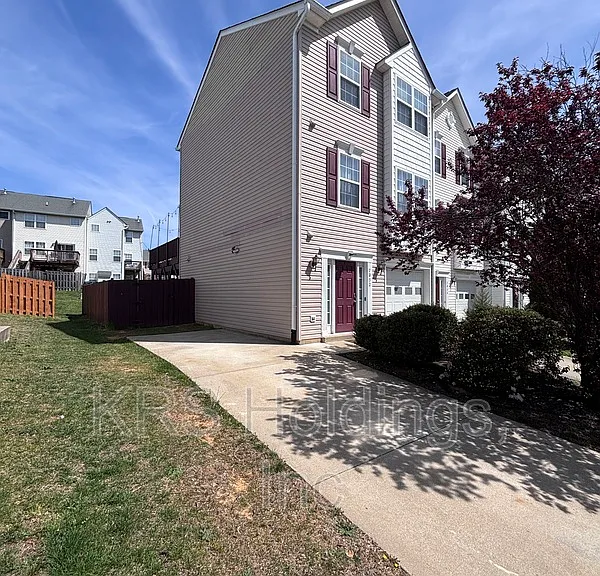 7032 Wytheville Cir — Photo 2