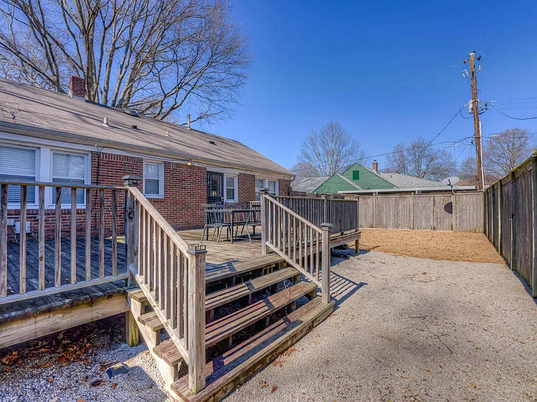 272 Aurora Cir — Photo 22
