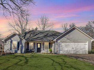 209 E Santa Fe St, Farmersville, TX 75442