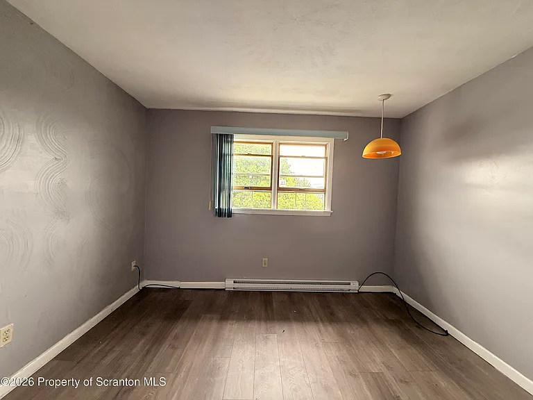 328 Crown Ave — Photo 7