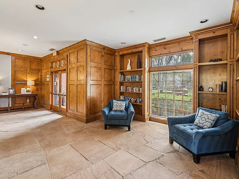 Leasing Office