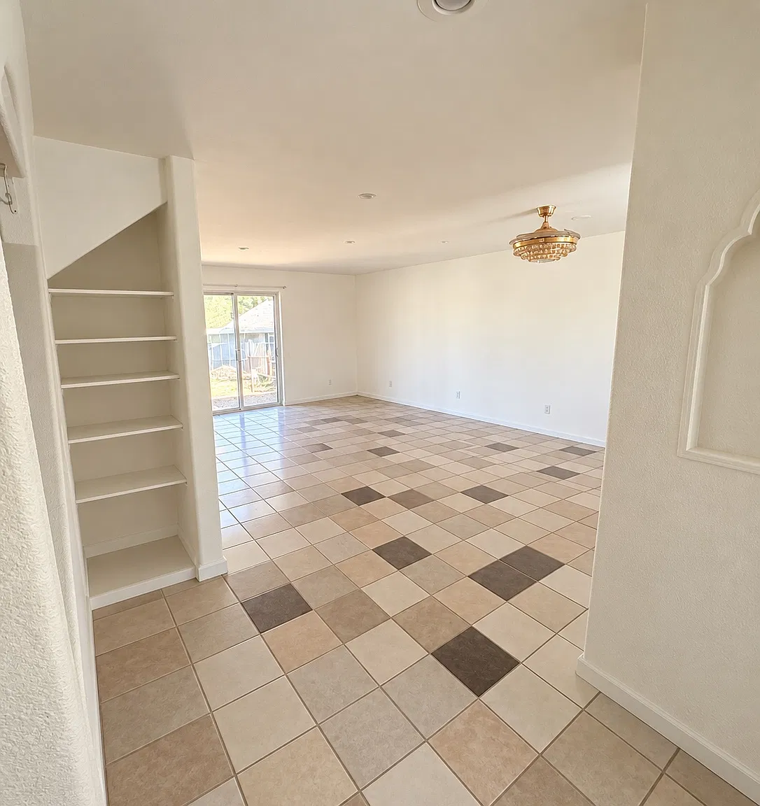 3 bed, 1.5 bath, 1226 sqft, $3,000 — Photo 4