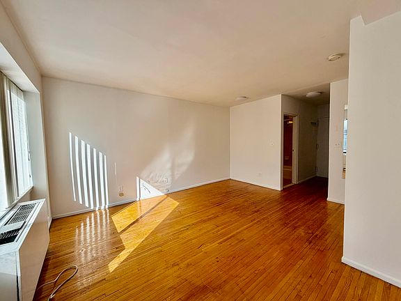 4th image of 121 E 12th St APT 3B