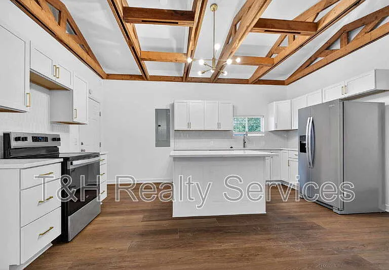 210 N Keystone Ave — Photo 11
