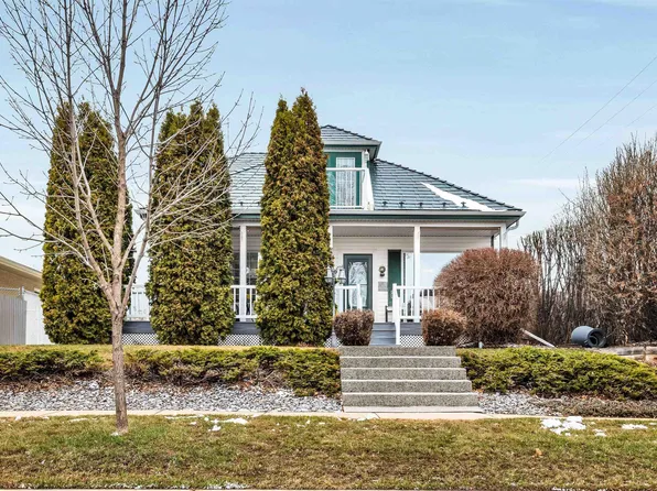 11 Madison Ave, Saint Albert, AB T8N 1H2