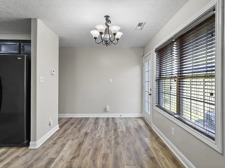 985 Culverson Ct — Photo 10