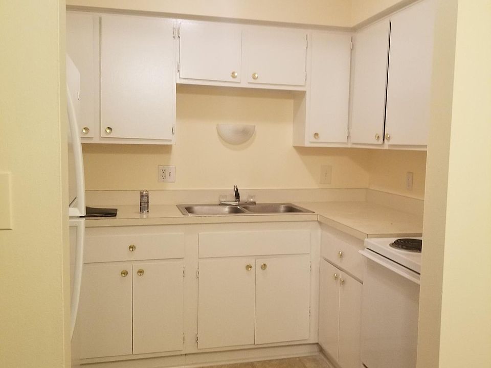 1st image of 1820 Axtell Dr APT 1
