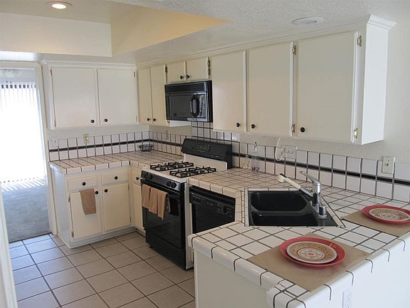 4th image of 1894 Chaparral Dr