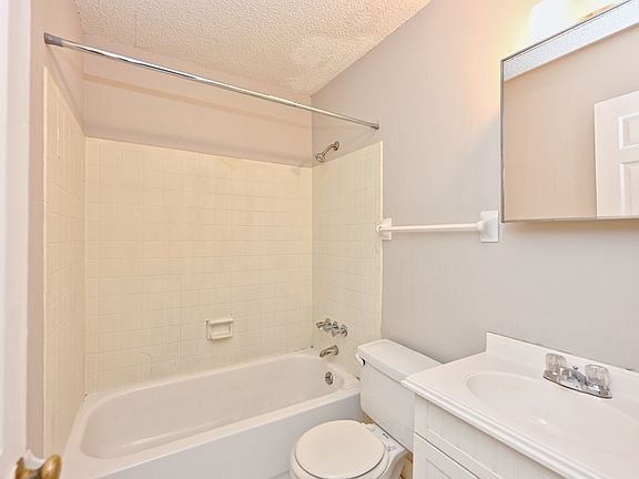 2nd image of 1623 16th Ave S #1623