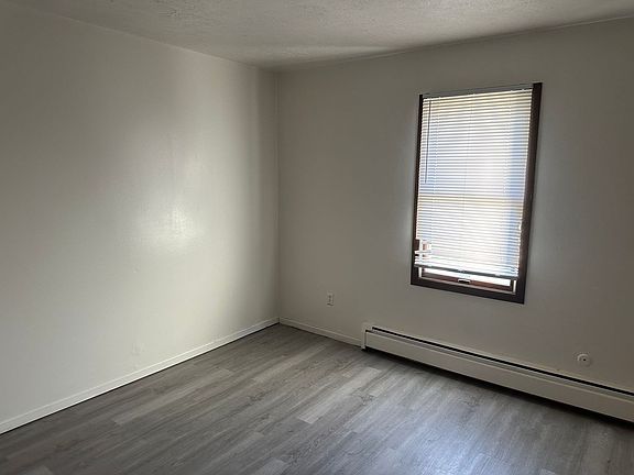 5th image of 430 9th St APT 6