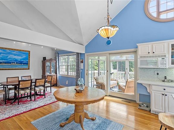 5th image of 51 Whispering Pines Ter