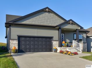 17422 Potter St, Bennington, NE 68007