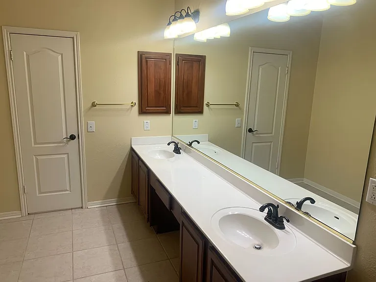 4410 Shavano Cross — Photo 14