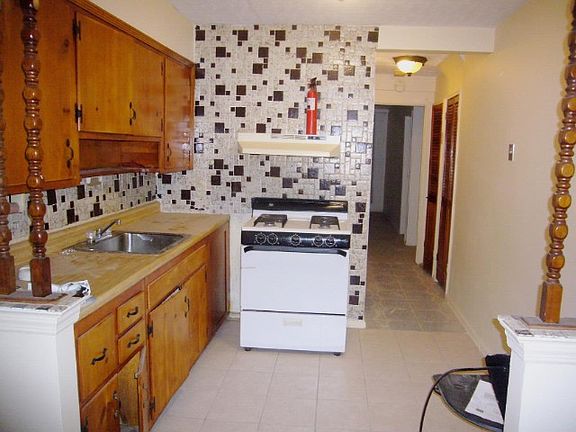 5th image of 9810 Avenue K