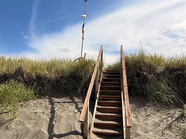1317 Ocean Shores Boulevard SW #2, Ocean Shores, WA 98569