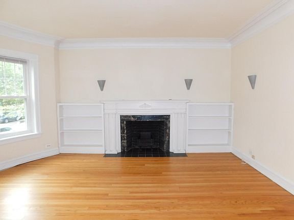 2nd image of 535 Hinman Ave #3H