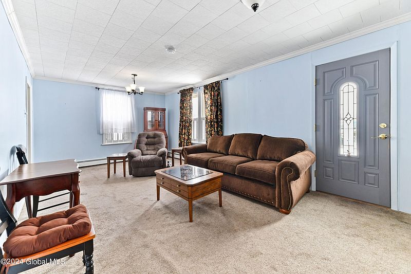 3rd image of 8 Clyde Street