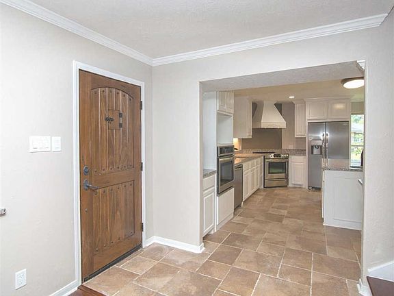 4th image of 122 Woodshire Ln