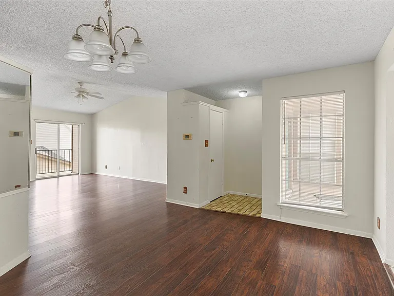 2121 Hepburn St #912 — Photo 4