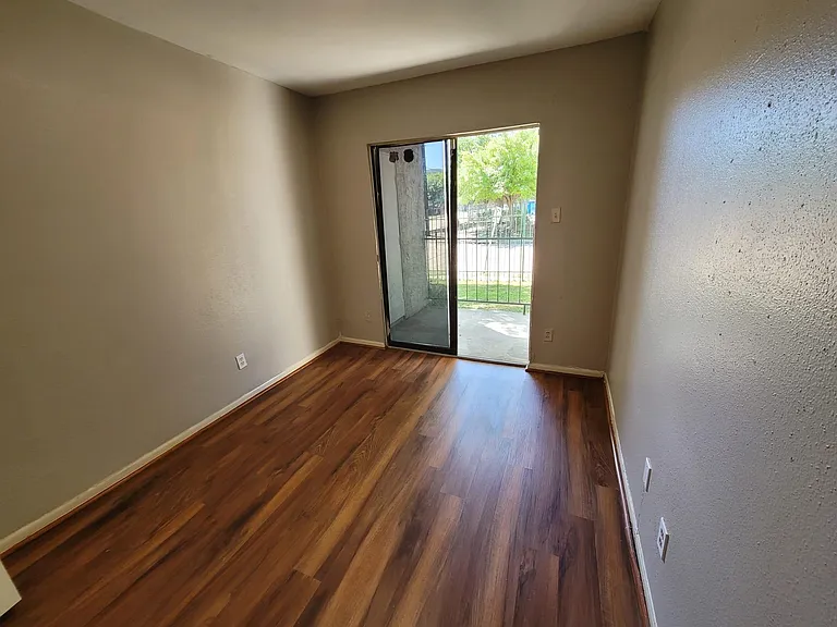 2814 S Bartell Dr #10 — Photo 9