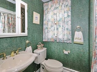 26 Hillside Ave, Glen Ridge, NJ 07028