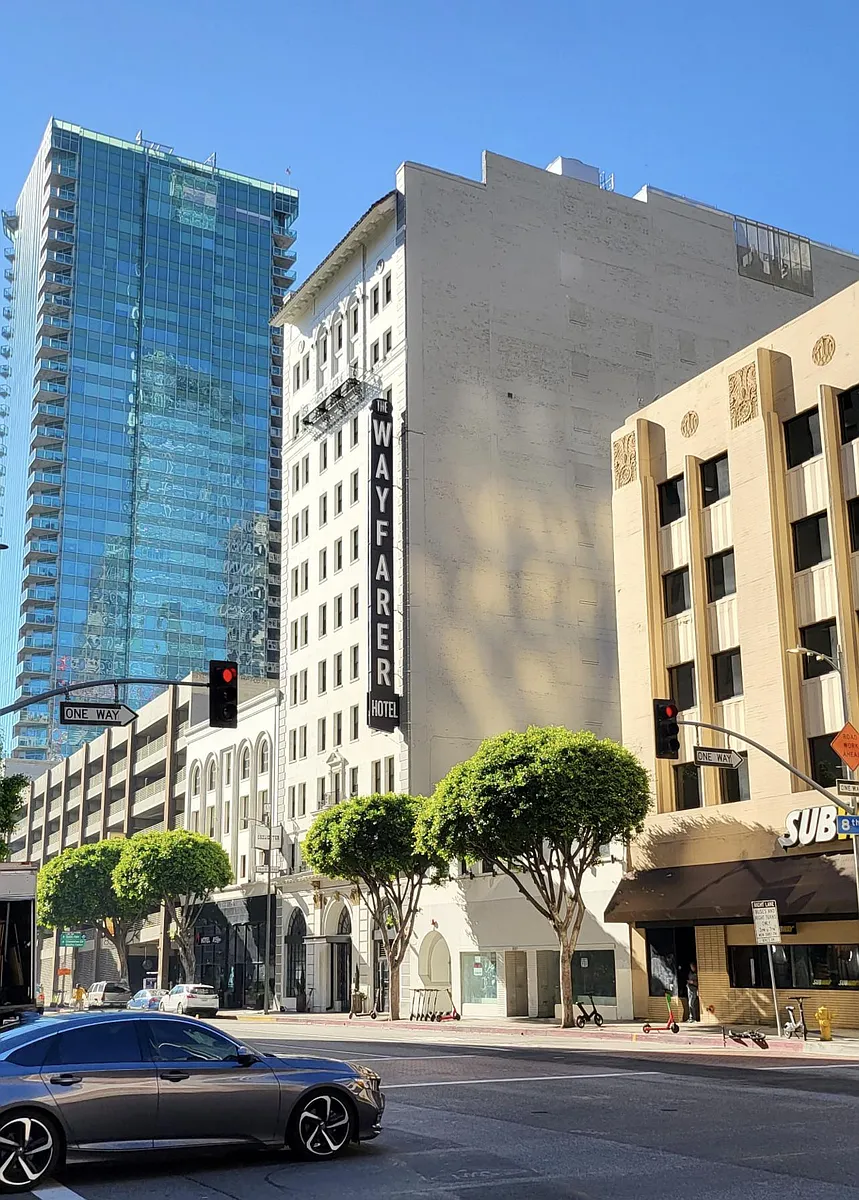 Building Photo - 807 S Flower St