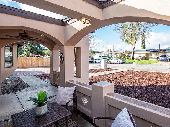 5th image of 13419 Sebago Ave