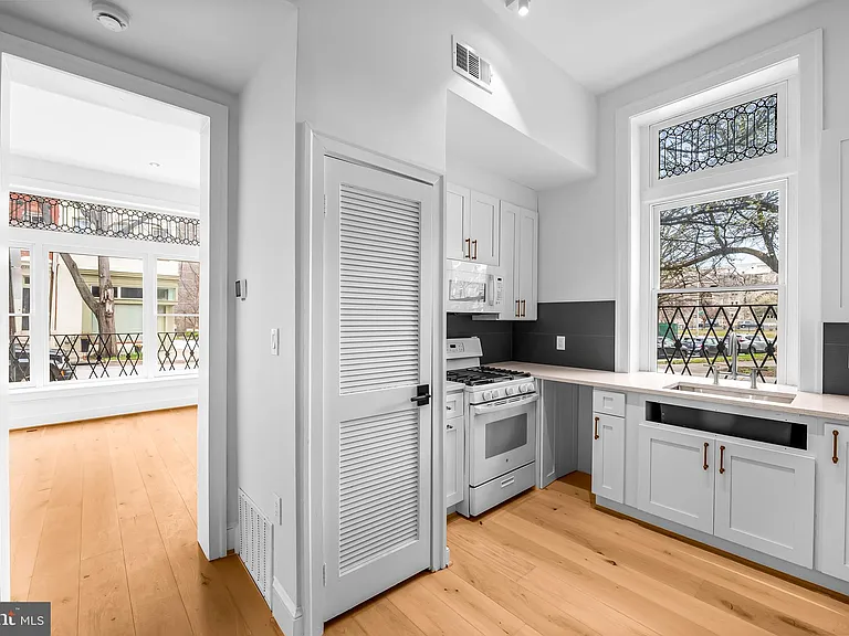1200 Bolton St — Photo 12