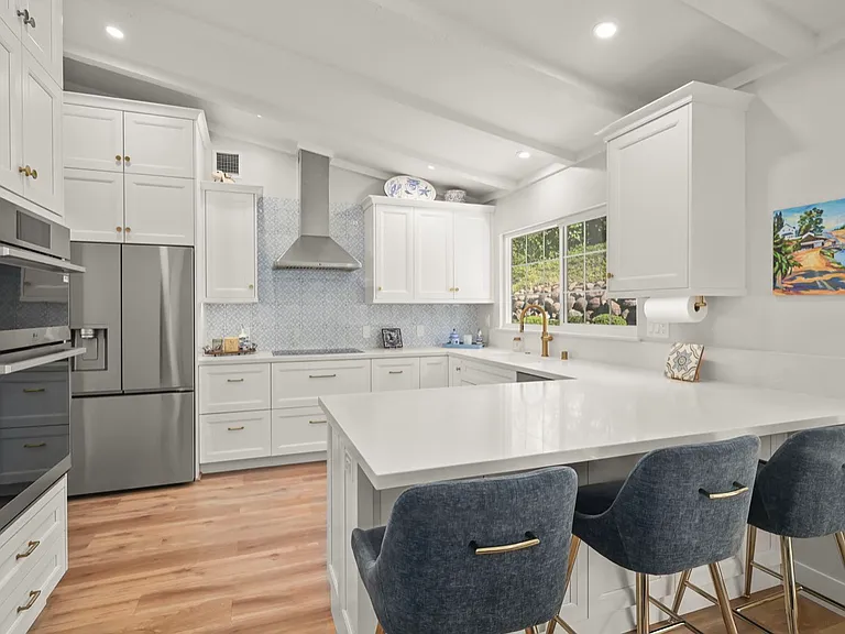 1660 Green Valley Rd — Photo 5