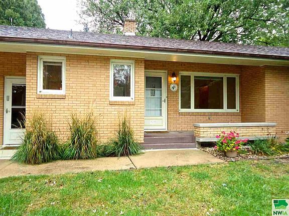 2nd image of 1311 Lochedem Dr