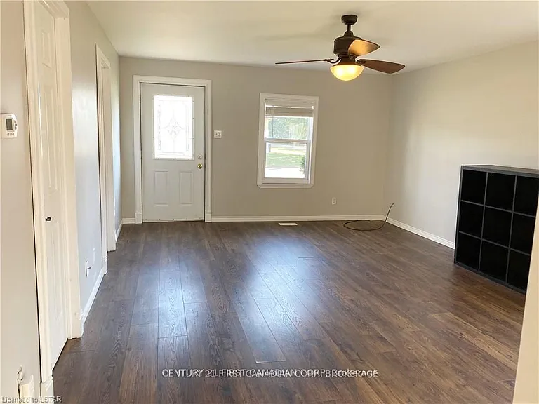 34 Eureka St — Photo 7