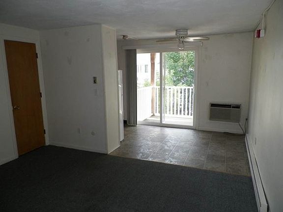 4th image of 300 Waterman Ave APT 13