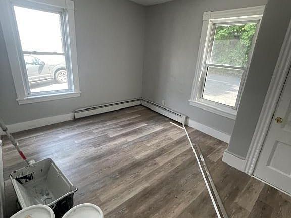 5th image of 32 Greenwood St