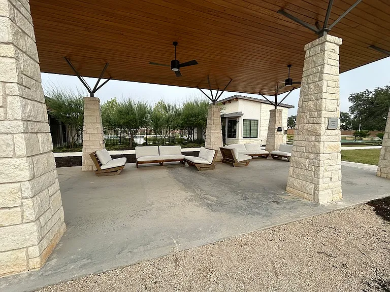 276 Washington Dr — Photo 24