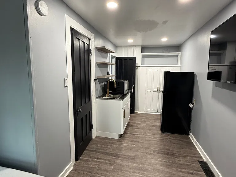 1211 Madison St #4 — Photo 10