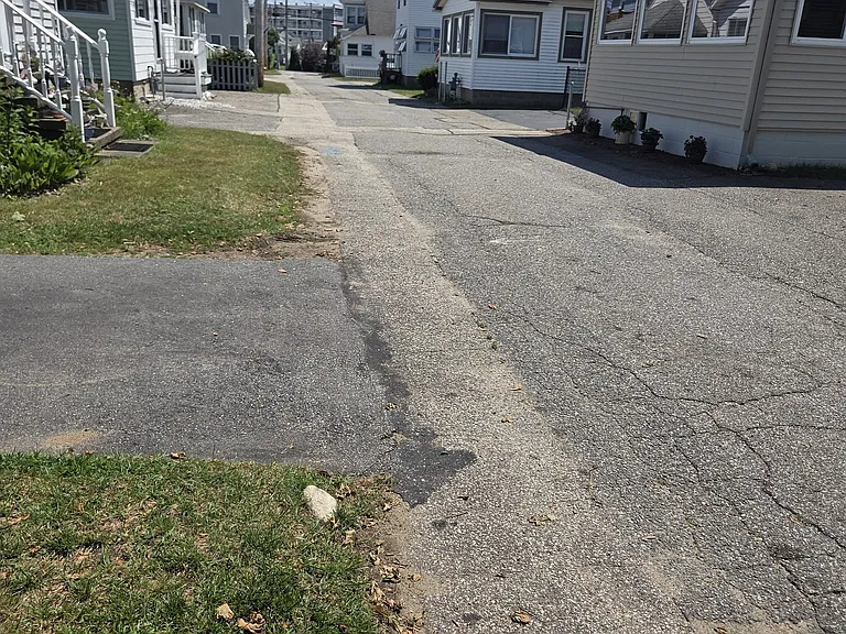 14 McKay Ave — Photo 2