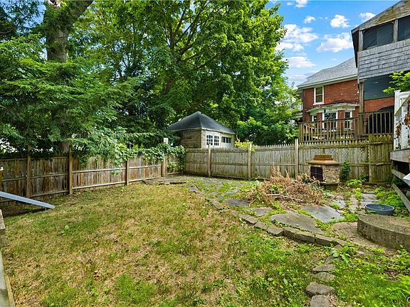 2nd image of 25 Prospect St
