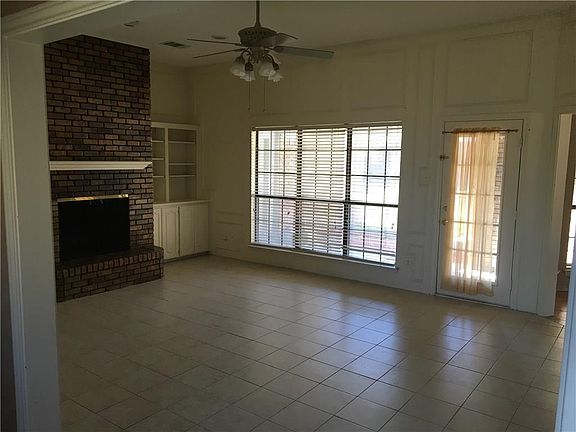 4th image of 1829 Knob Hill Dr