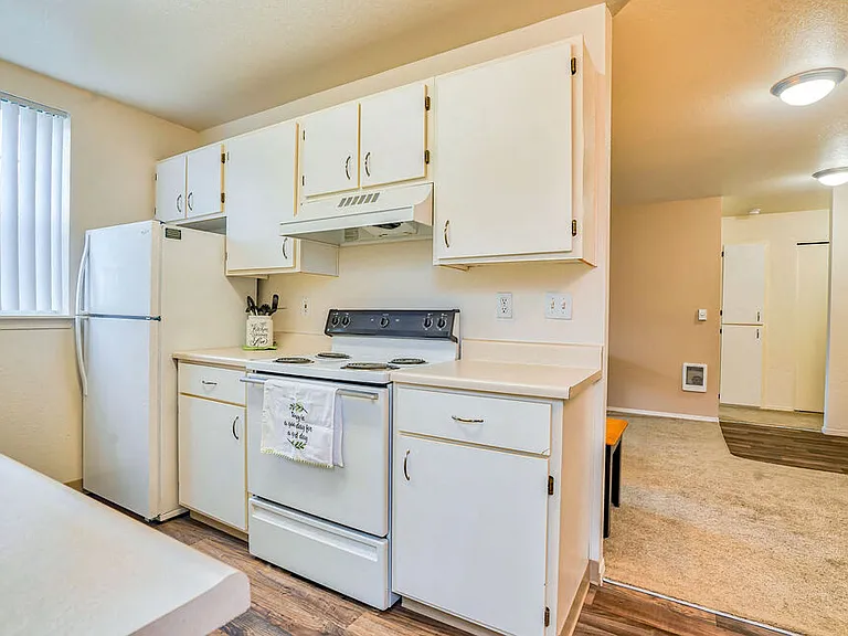 Oak Glen Apartments — Photo 7