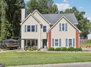 7038 Valley Forge Dr, Flowery Branch, GA 30542