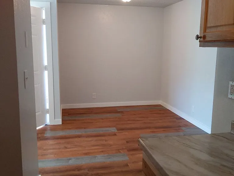 142 Jefferson St — Photo 34