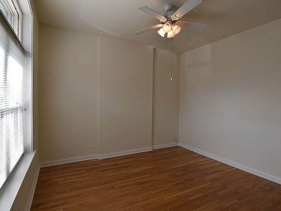5th image of 2550 N Burling St APT 1N
