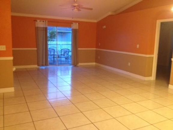 2nd image of 409 Candlewick Cir E