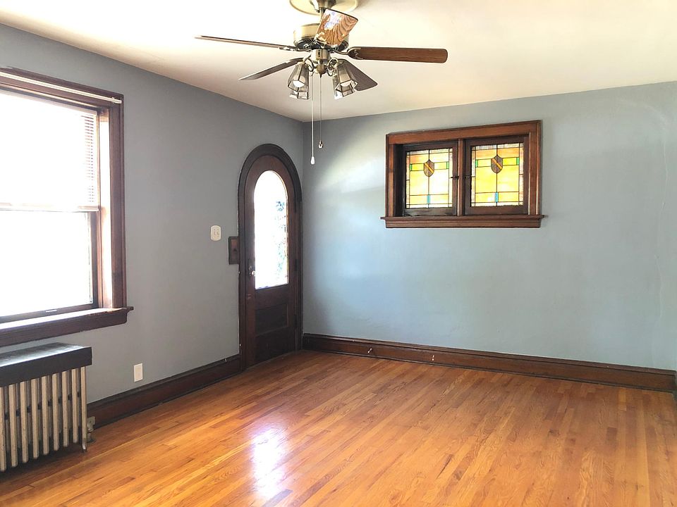 1st image of 5436 Rhodes Ave Floor 1
