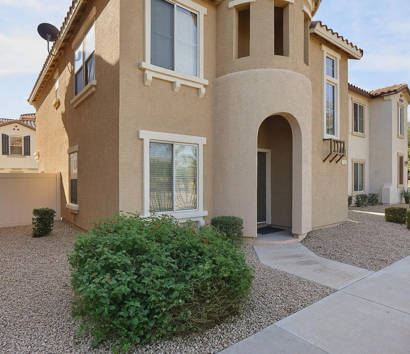 3 bed, 2.0 bath, 1226 sqft, $1,875 — Photo 1