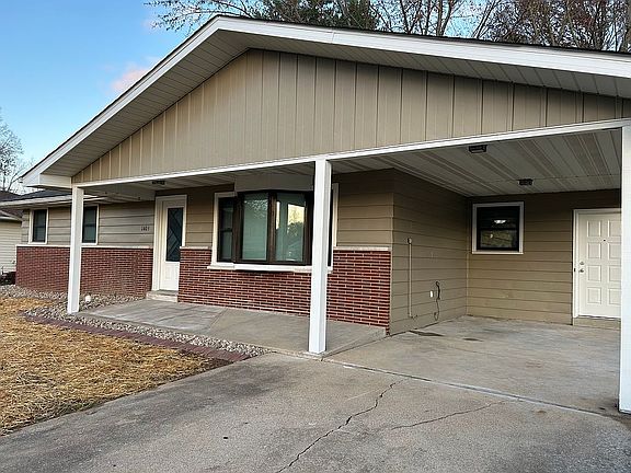 2nd image of 1403 Paradise Dr