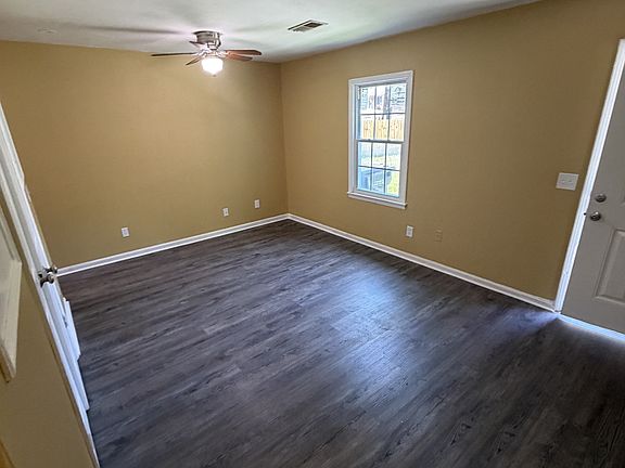 5th image of 2501 Lumpkin Ct #F