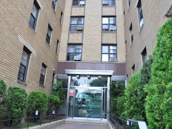 150 West End image 1 of 10