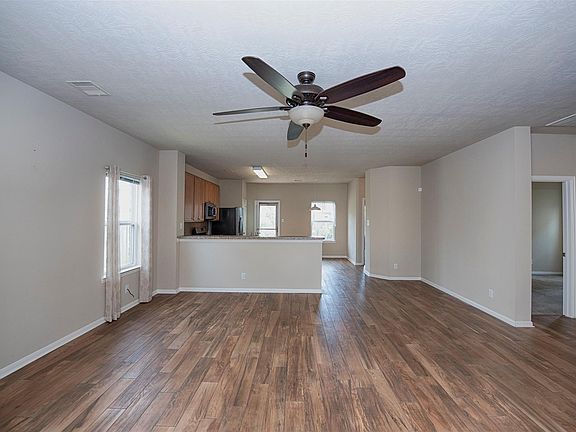 5th image of 2116 Garnet Ct